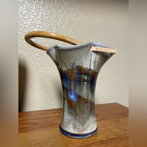 Glazed Ceramic Brown, Blue, Tan, Wooden Handle Decorative Signed Dudley Vase - Picture 11 of 14